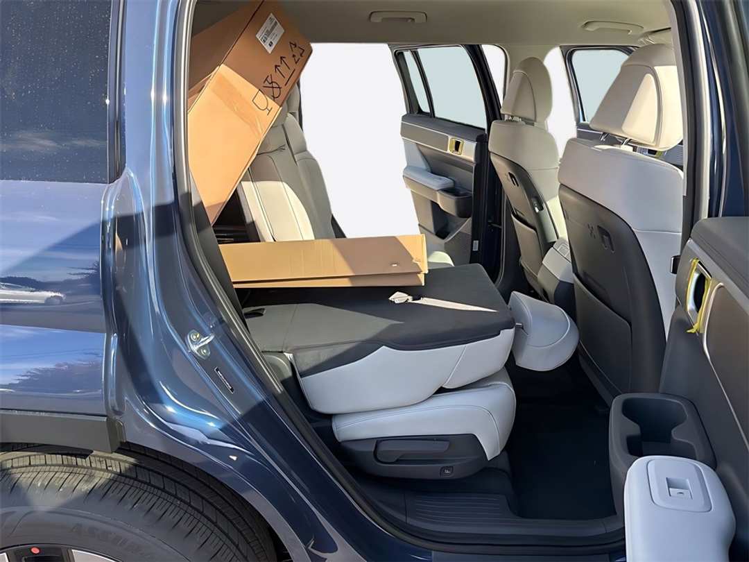 2026 Hyundai Santa Fe SEL - Image 11