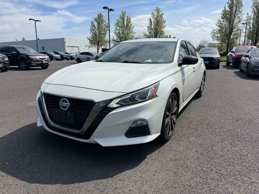 2020 Nissan Altima 2.5 SR - Image 3