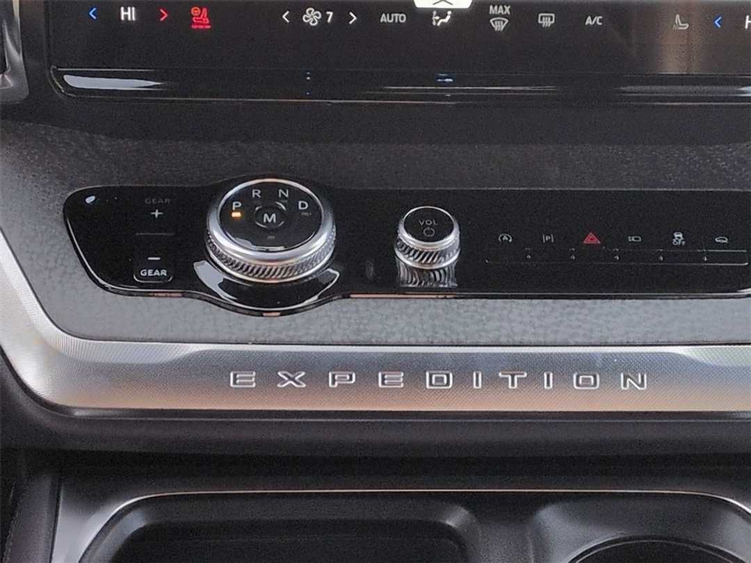 2026 Ford Expedition Tremor - Image 17