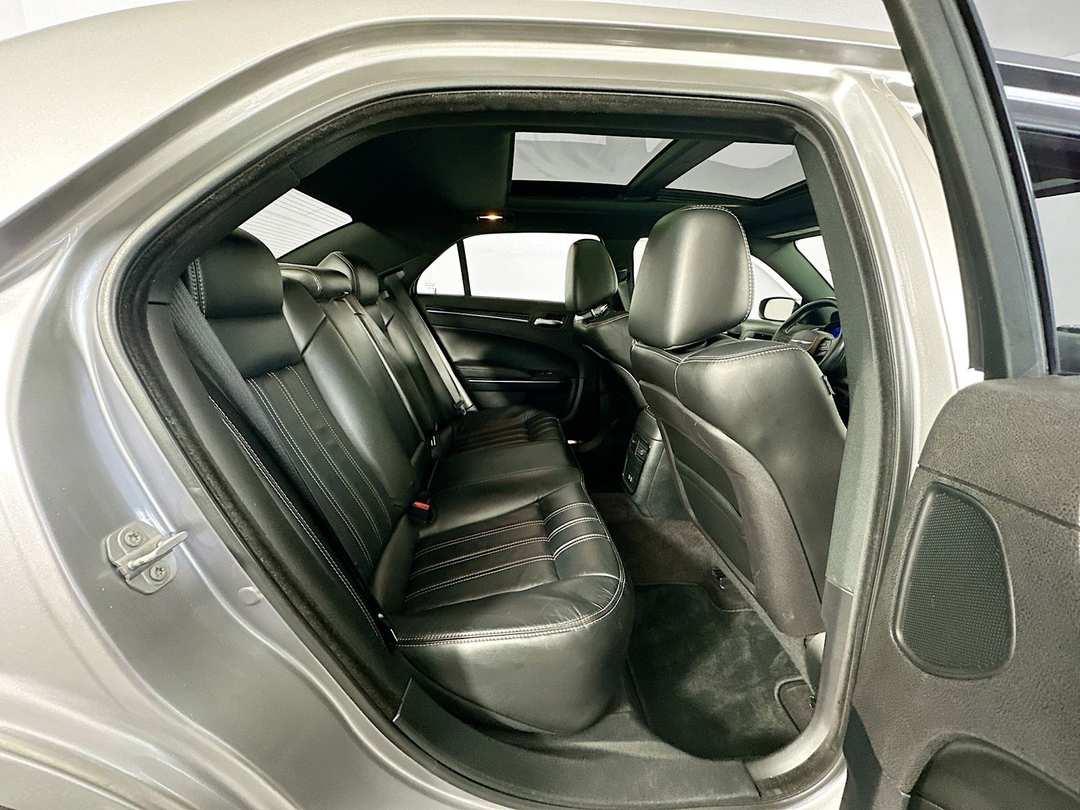 2017 Chrysler 300 S - Image 29