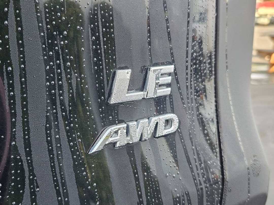 2024 Toyota Rav4 LE - Image 31