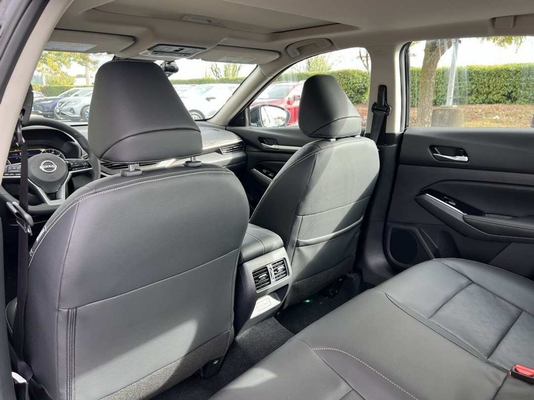 2025 Nissan Altima 2.5 SL - Image 28