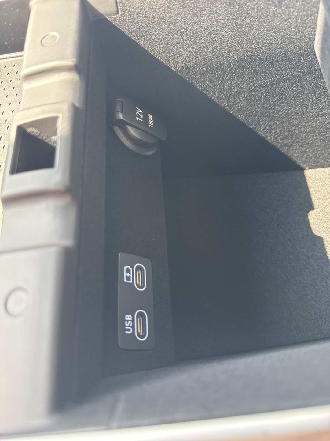 2026 Genesis Electrified Gv70 - Image 29