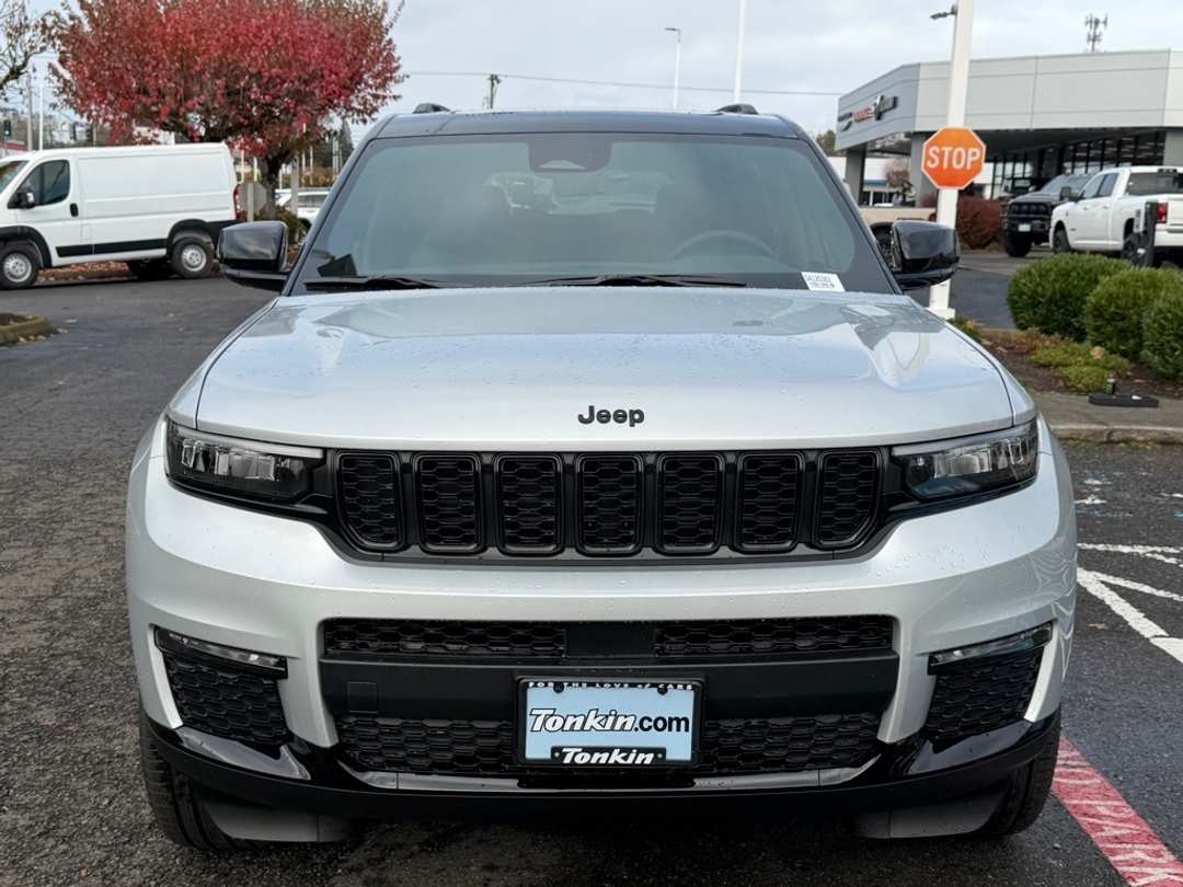 2025 Jeep Grand Cherokee L Limited - Image 3