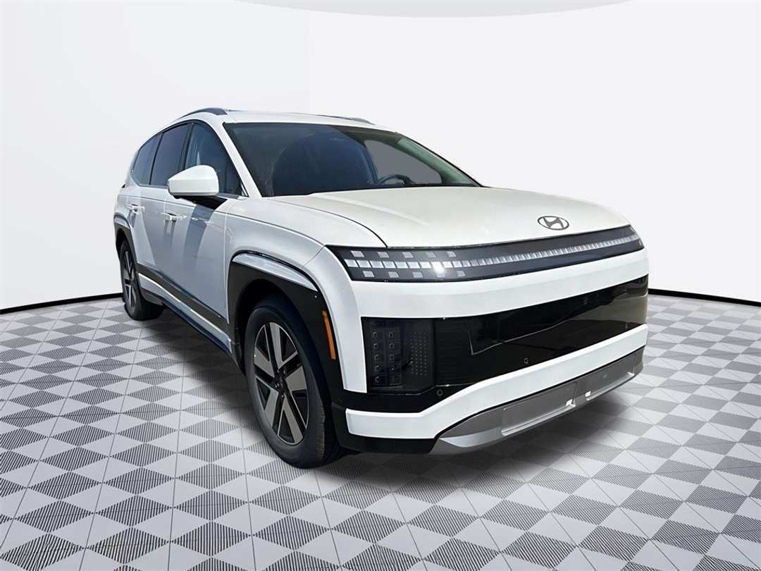 2026 Hyundai Ioniq 9 SEL - Image 2
