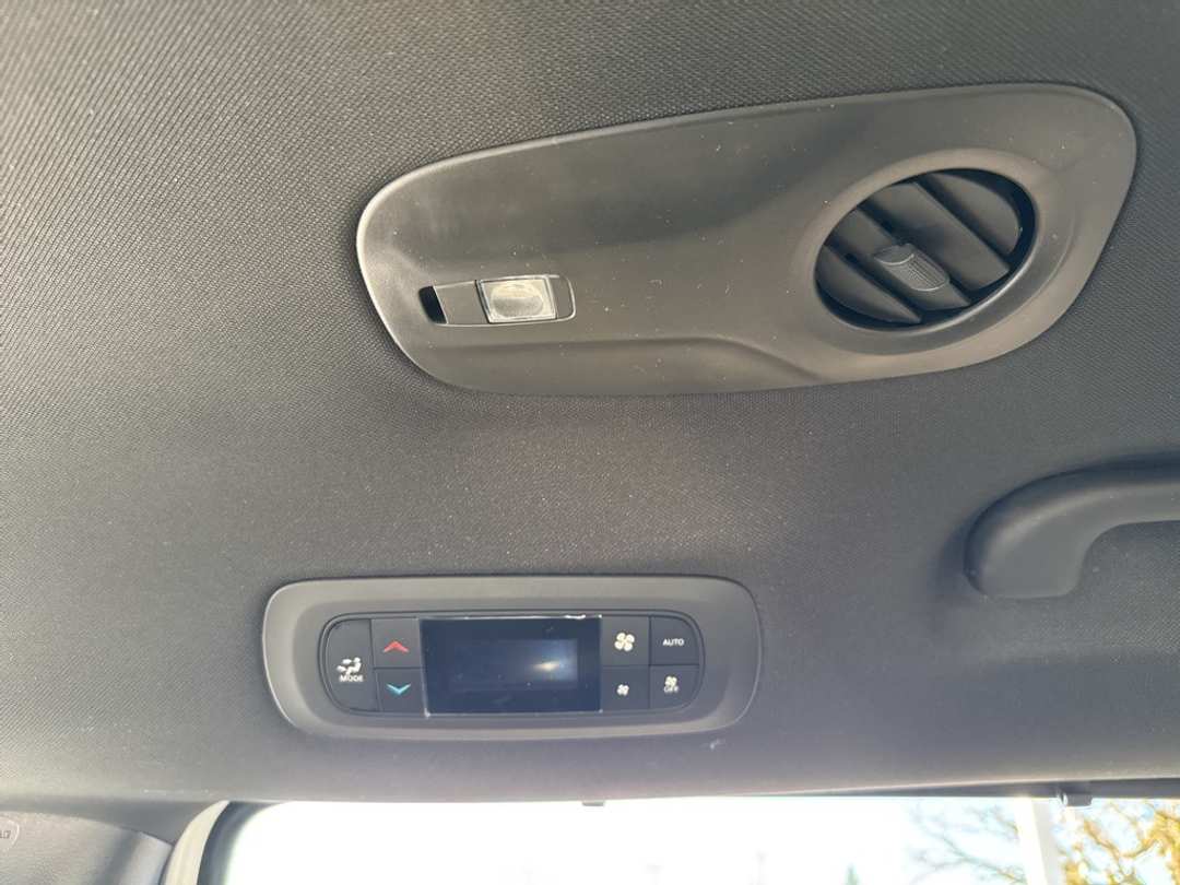 2026 Chrysler Pacifica Select - Image 24