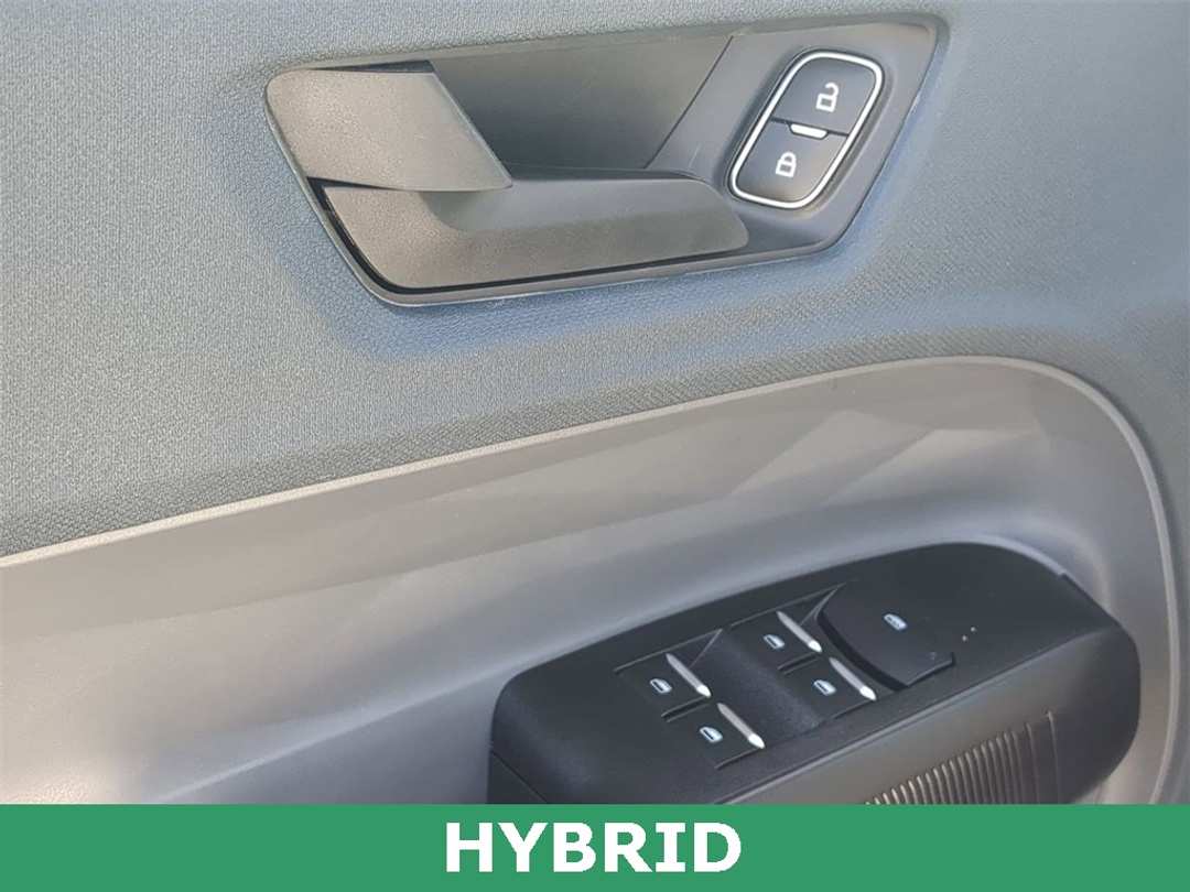 2025 Ford Maverick XL - Image 10