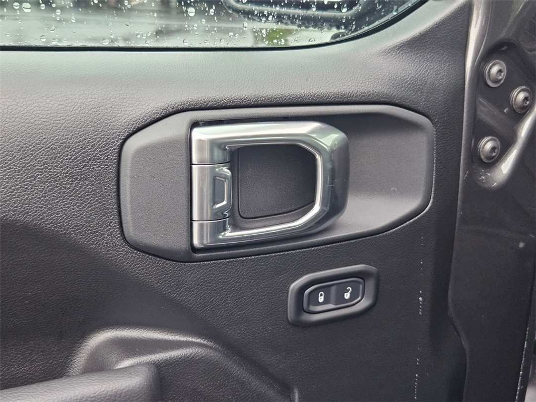 2026 Jeep Gladiator Sport - Image 11