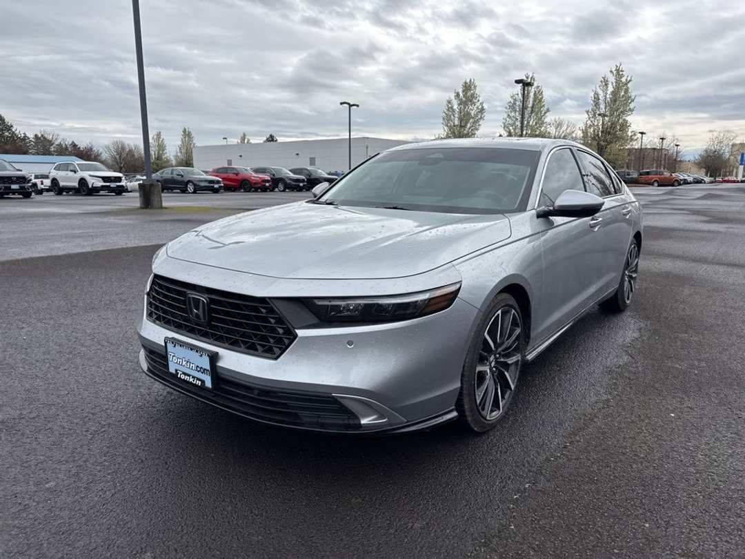 2024 Honda Accord Touring - Image 3