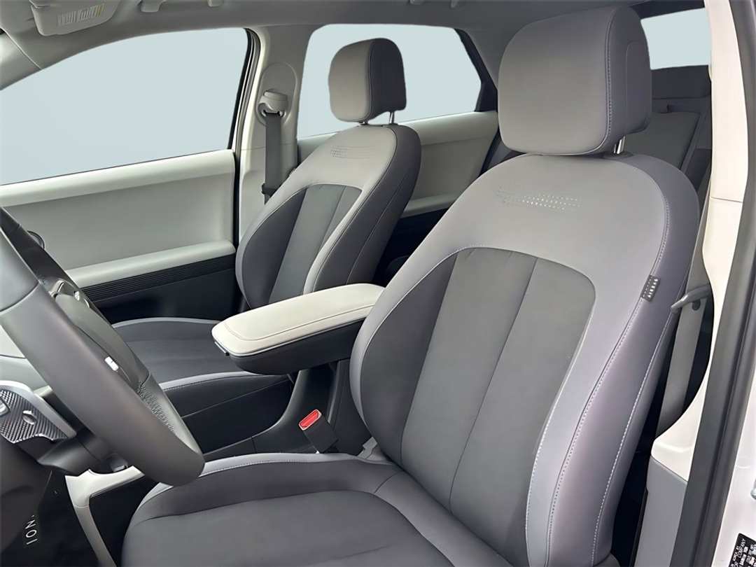 2023 Hyundai Ioniq 5 SE - Image 9