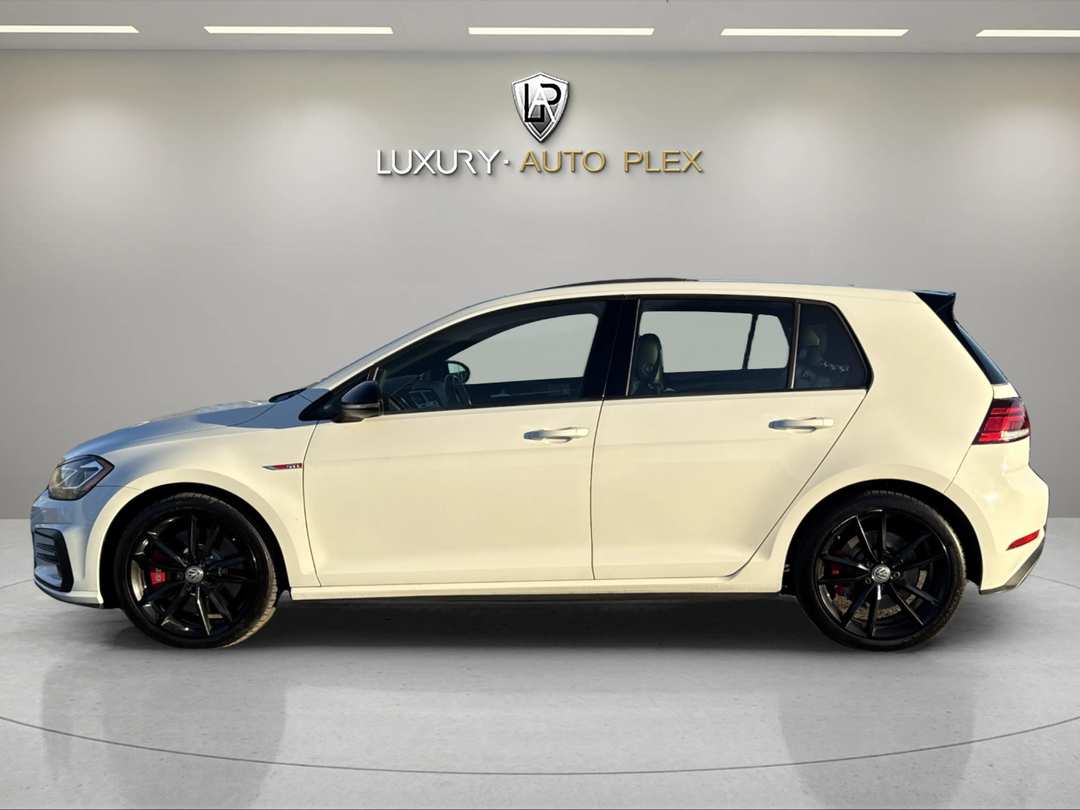 2021 Volkswagen Golf Gti SE 6 SPEED MAUAL LEATHER PANO ROOF LOW MILES - Image 2