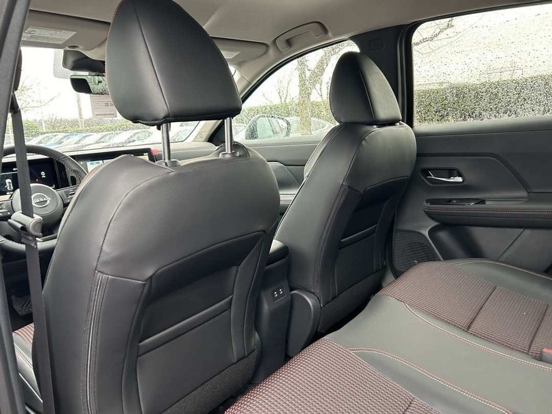 2025 Nissan Kicks SR - Image 21