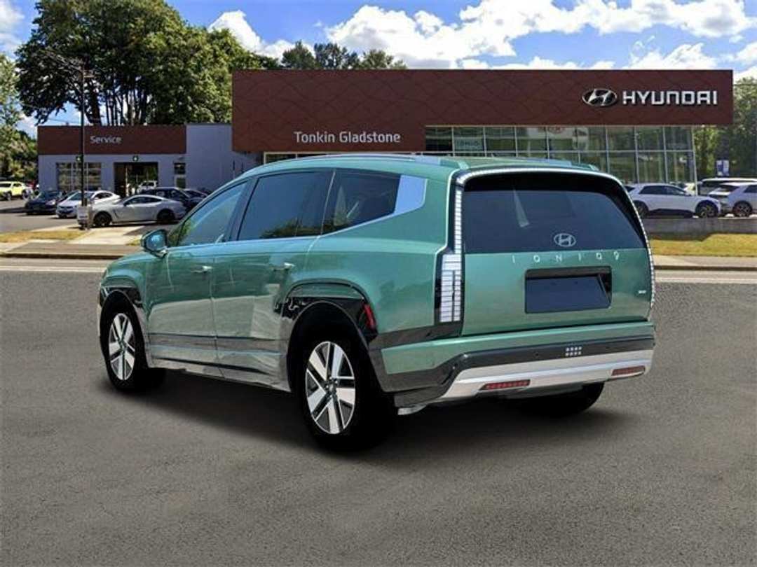 2026 Hyundai Ioniq 9 SEL - Image 5