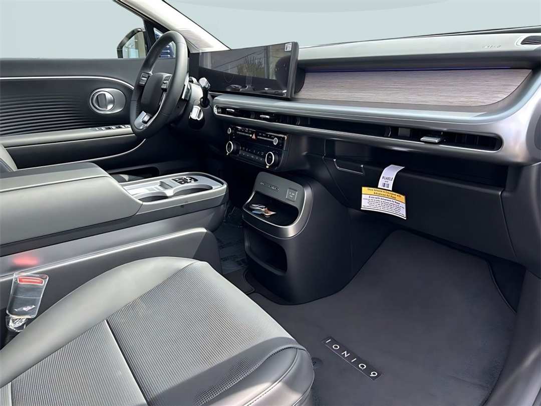 2026 Hyundai Ioniq 9 SEL - Image 28
