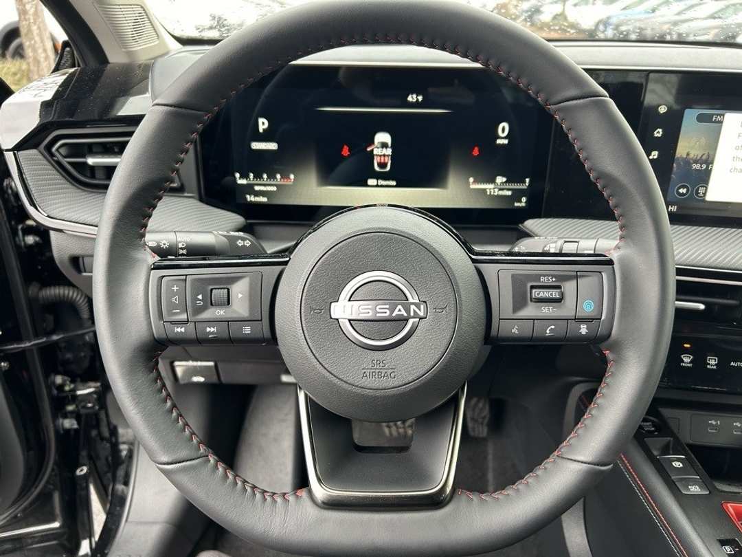 2025 Nissan Kicks SR - Image 12