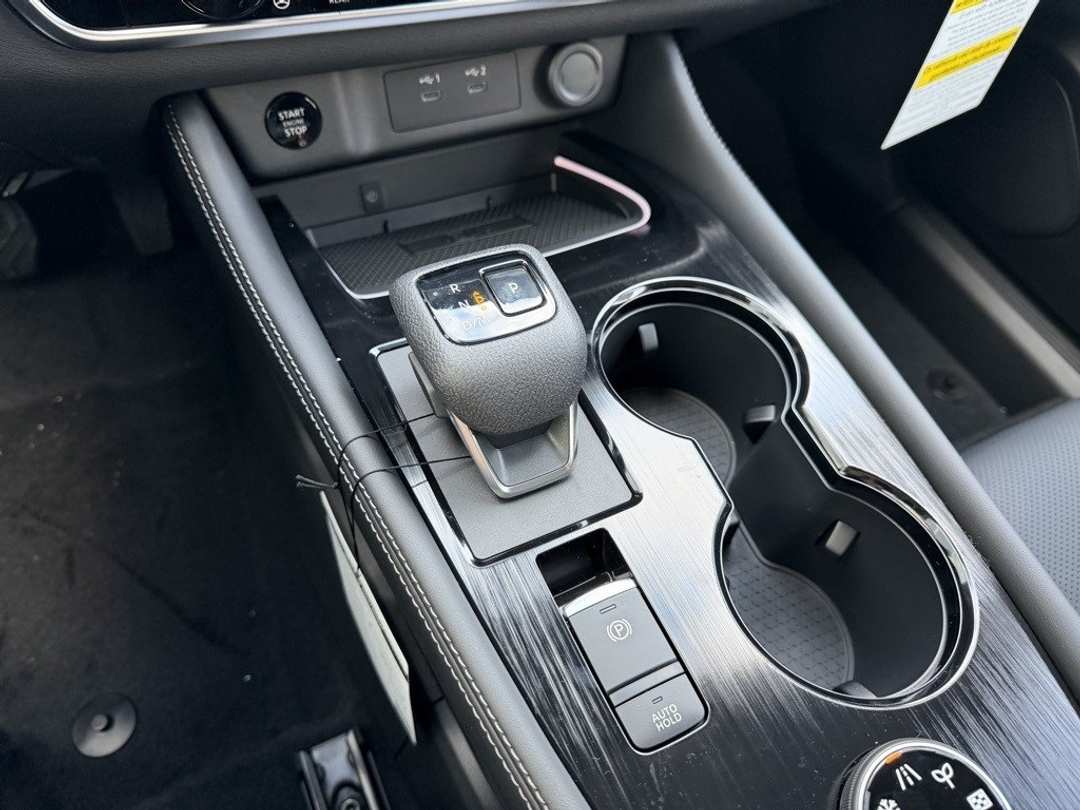 2026 Nissan Rogue Platinum - Image 25