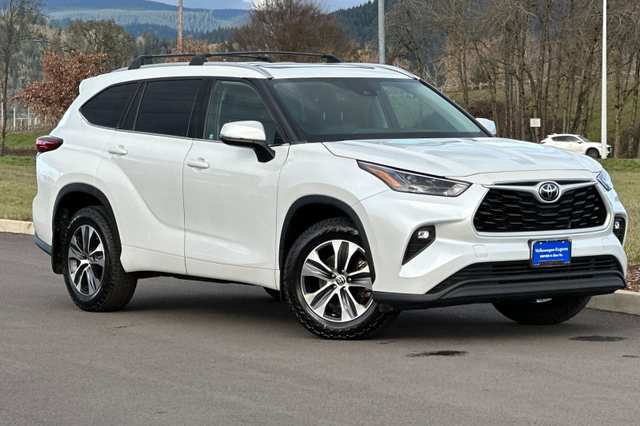2022 Toyota Highlander XLE