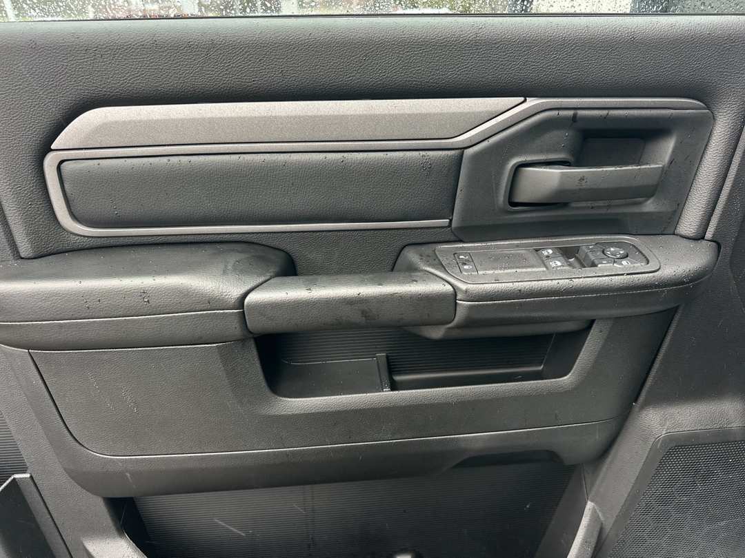 2025 Ram 2500 Tradesman - Image 10