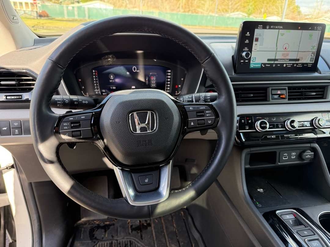 2025 Honda Pilot Elite - Image 10