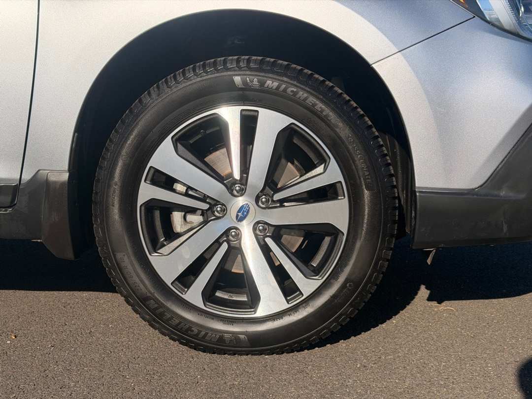 2018 Subaru Outback 2.5i - Image 9