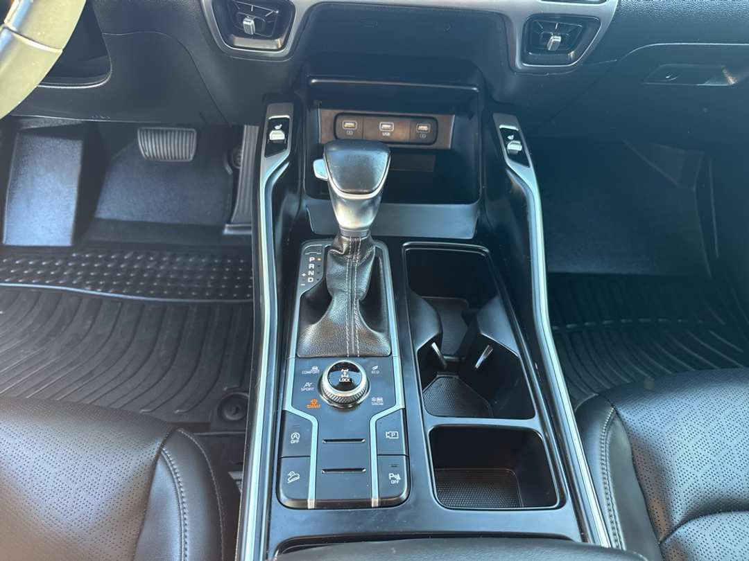 2022 Kia Sorento S - Image 18
