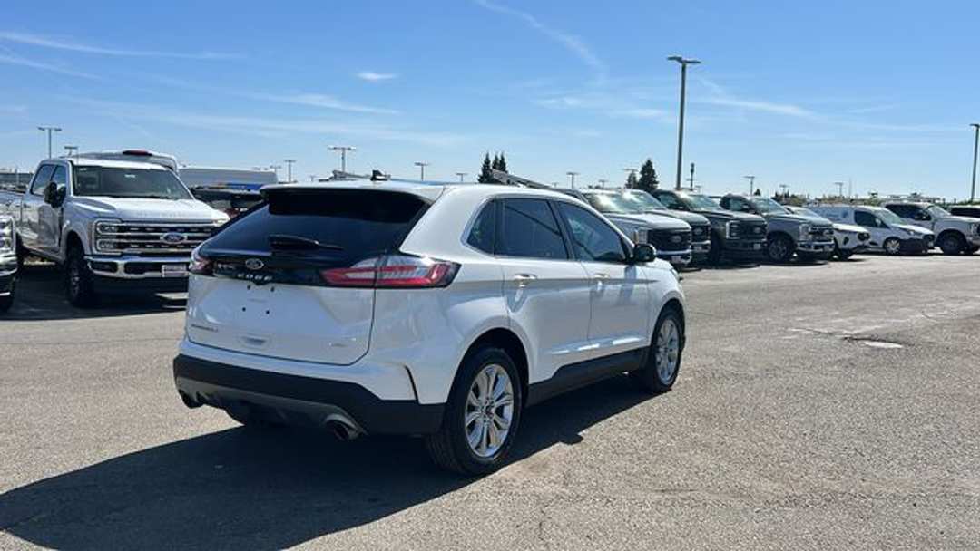 2023 Ford Edge Titanium - Image 3