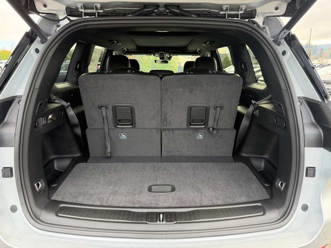 2025 Jeep Grand Cherokee L Limited - Image 11