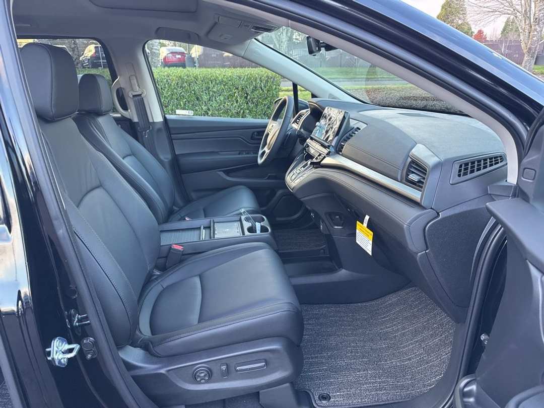 2026 Honda Odyssey EXL - Image 25
