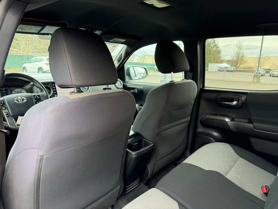 2020 Toyota Tacoma TRD Sport - Image 32