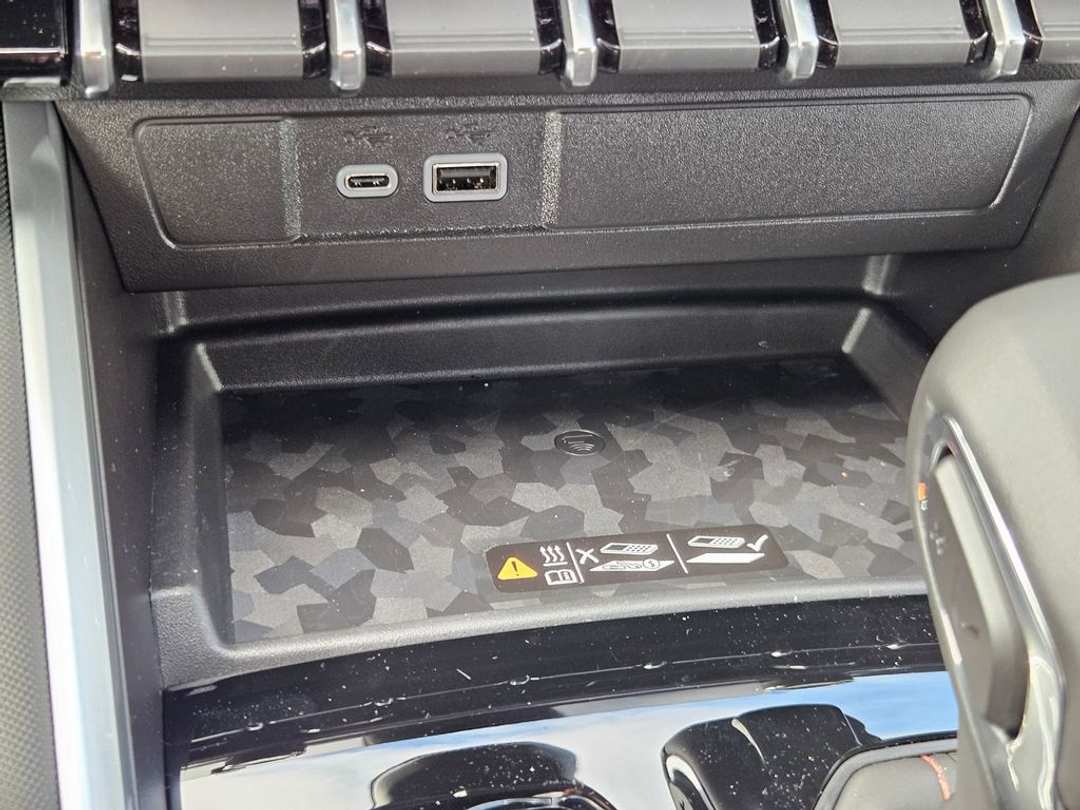 2026 Chevrolet Colorado Z71 - Image 24