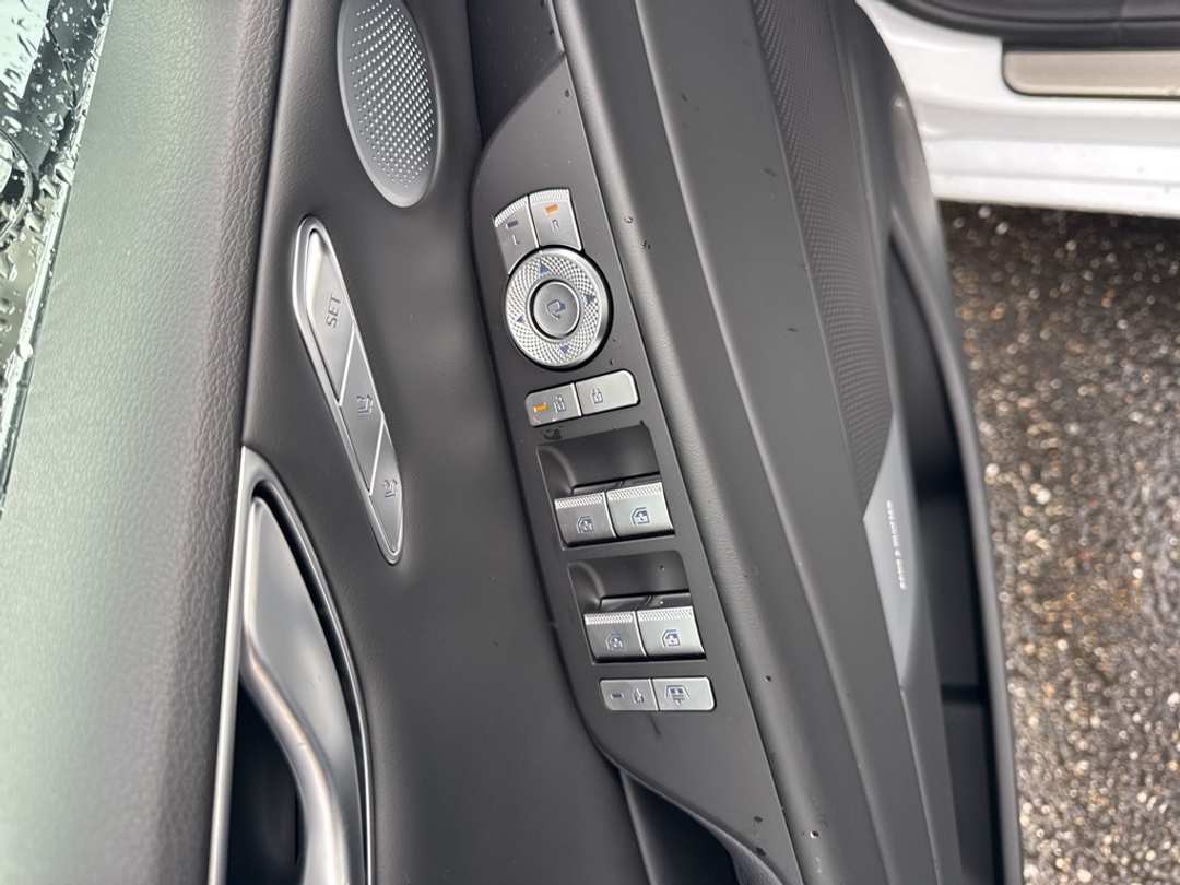 2026 Genesis G80 2.5T - Image 17