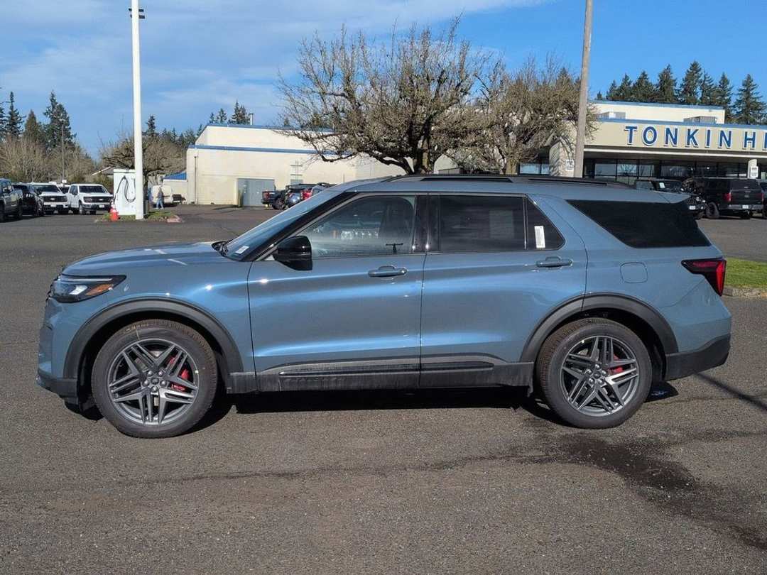 2026 Ford Explorer ST - Image 2
