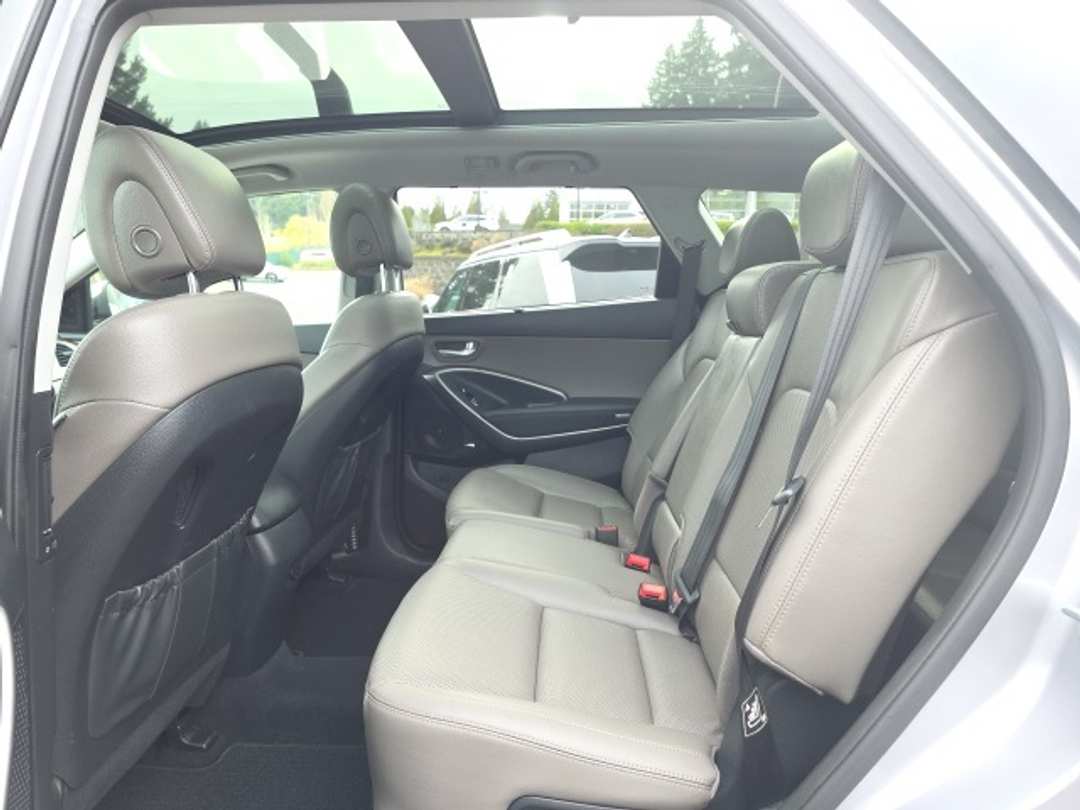 2017 Hyundai Santa Fe SE Ultimate - Image 31