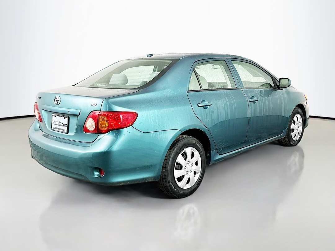 2010 Toyota Corolla LE - Image 8