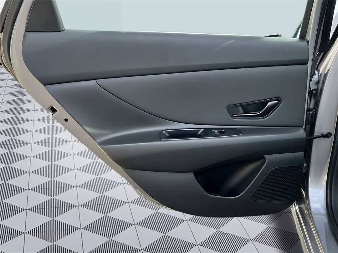 2026 Hyundai Venue SEL - Image 25