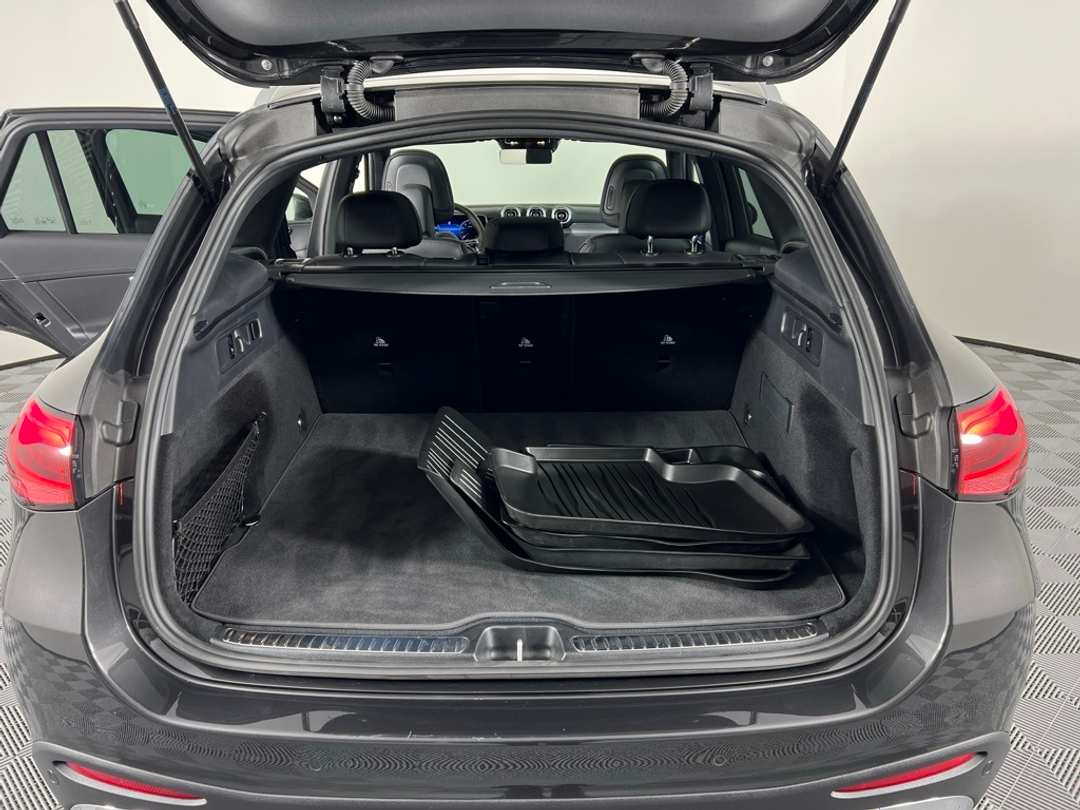 2025 Mercedes-Benz GLC GLC 300 - Image 27