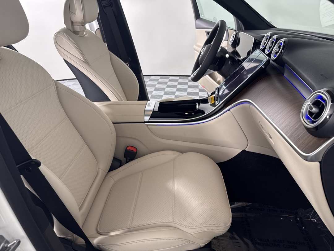 2026 Mercedes-Benz GLC GLC 300 - Image 15