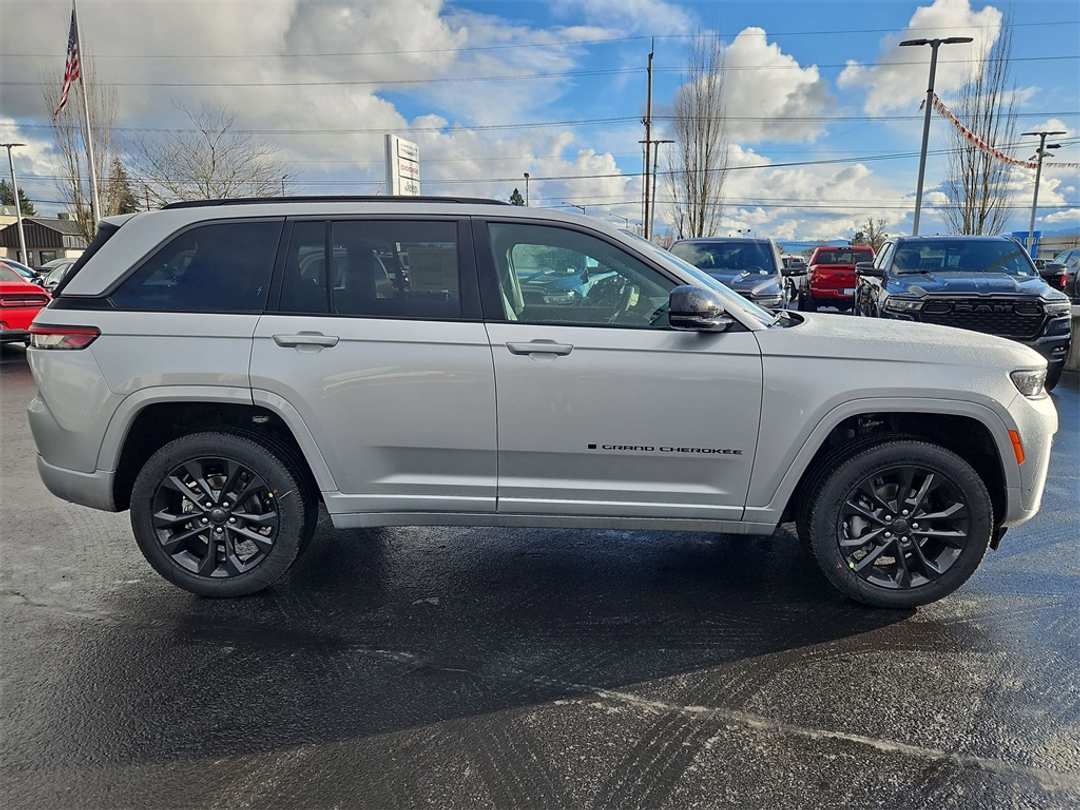 2026 Jeep Grand Cherokee Limited - Image 7