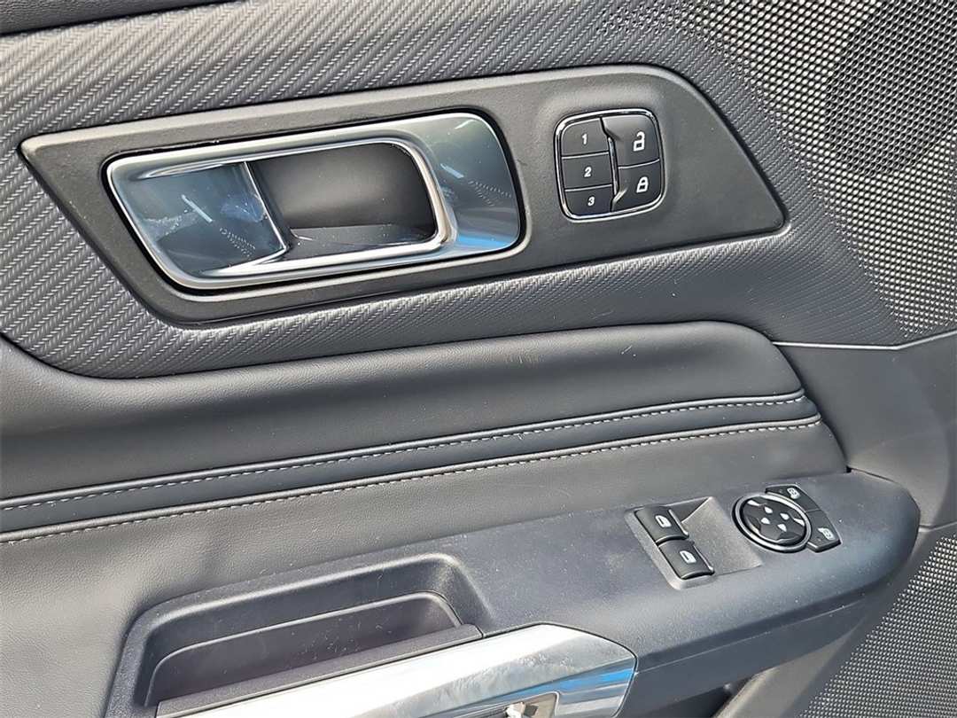 2025 Ford Mustang GT Premium - Image 10