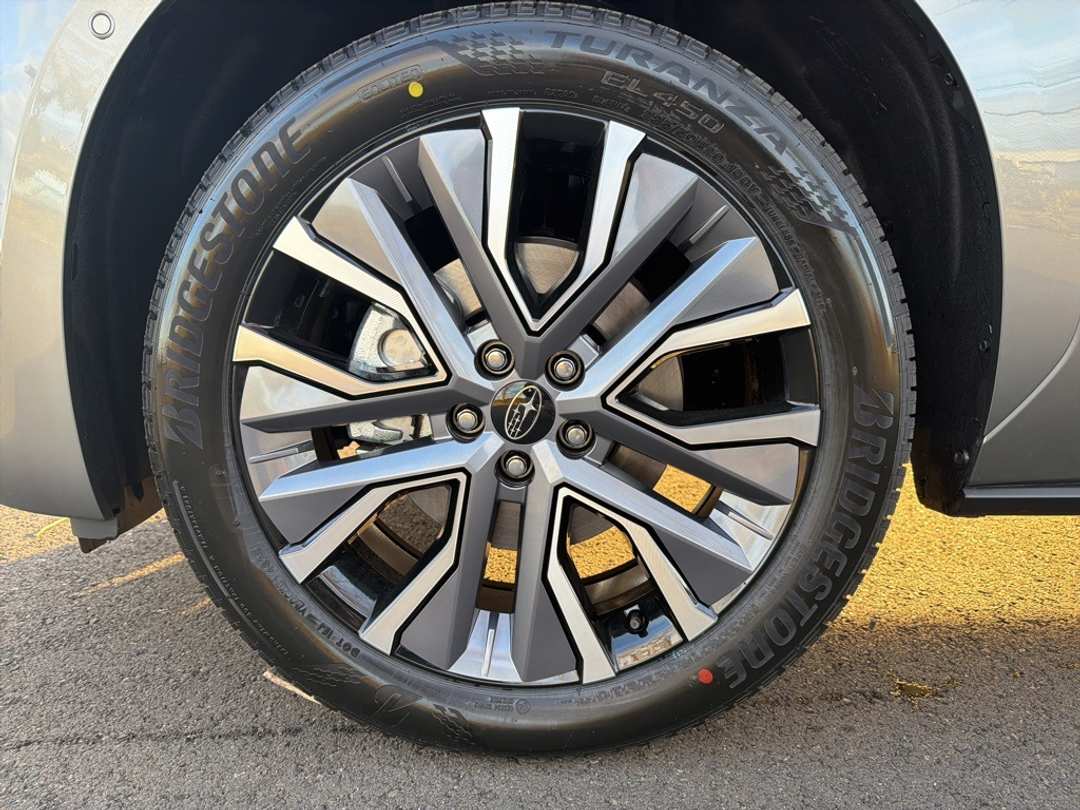 2026 Subaru Solterra Limited - Image 9