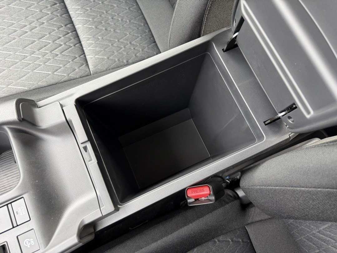 2026 Nissan Sentra SR - Image 28