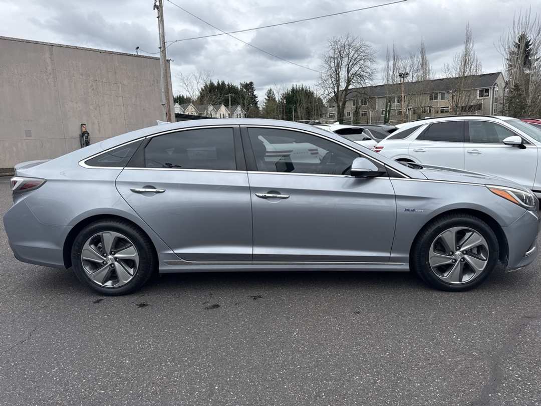 2016 Hyundai Sonata Limited - Image 8