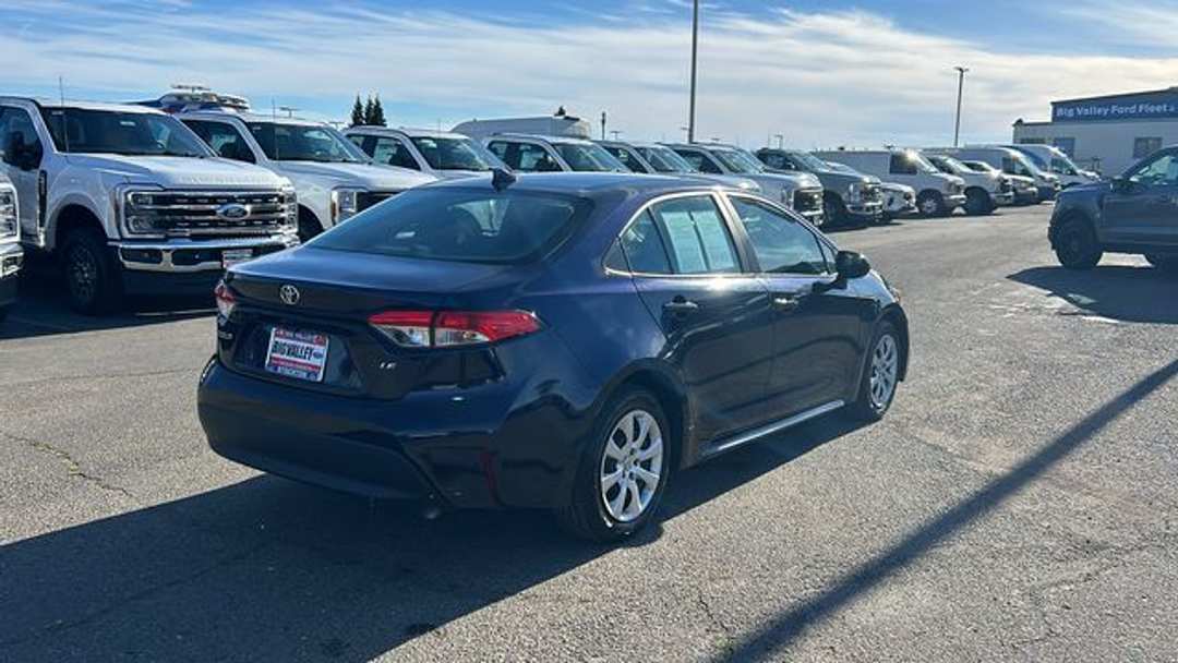 2023 Toyota Corolla LE - Image 3