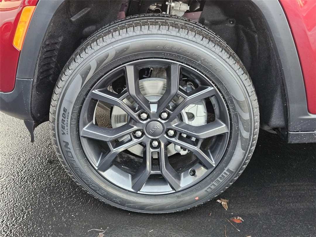 2025 Jeep Grand Cherokee Limited - Image 40