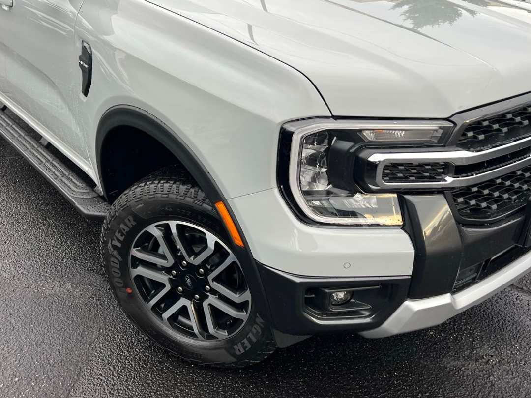 2026 Ford Ranger Lariat - Image 2