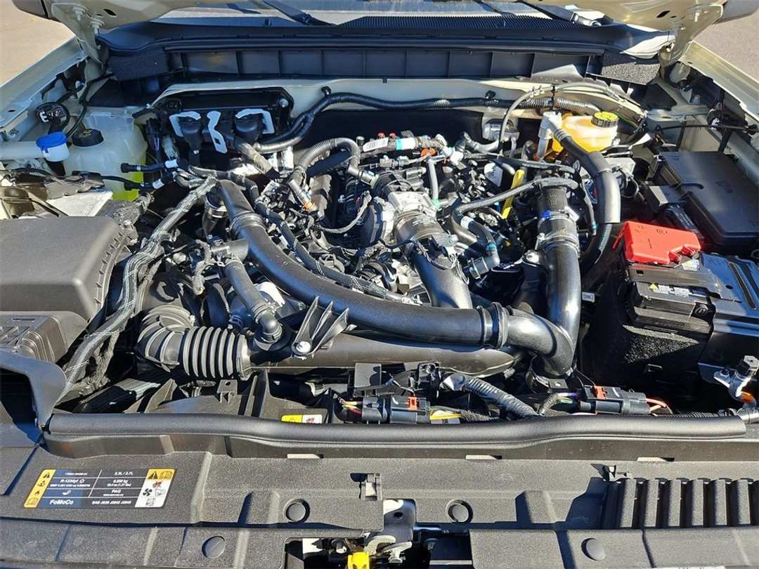 2025 Ford Bronco Outer Banks - Image 34