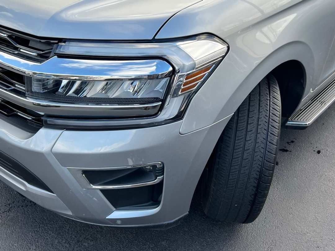 2023 Ford Expedition Max Limited - Image 3