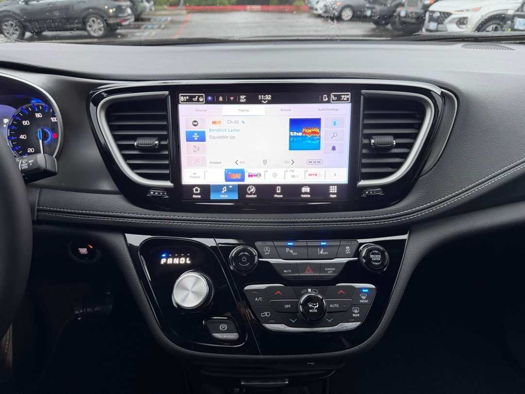 2026 Chrysler Pacifica Select - Image 22