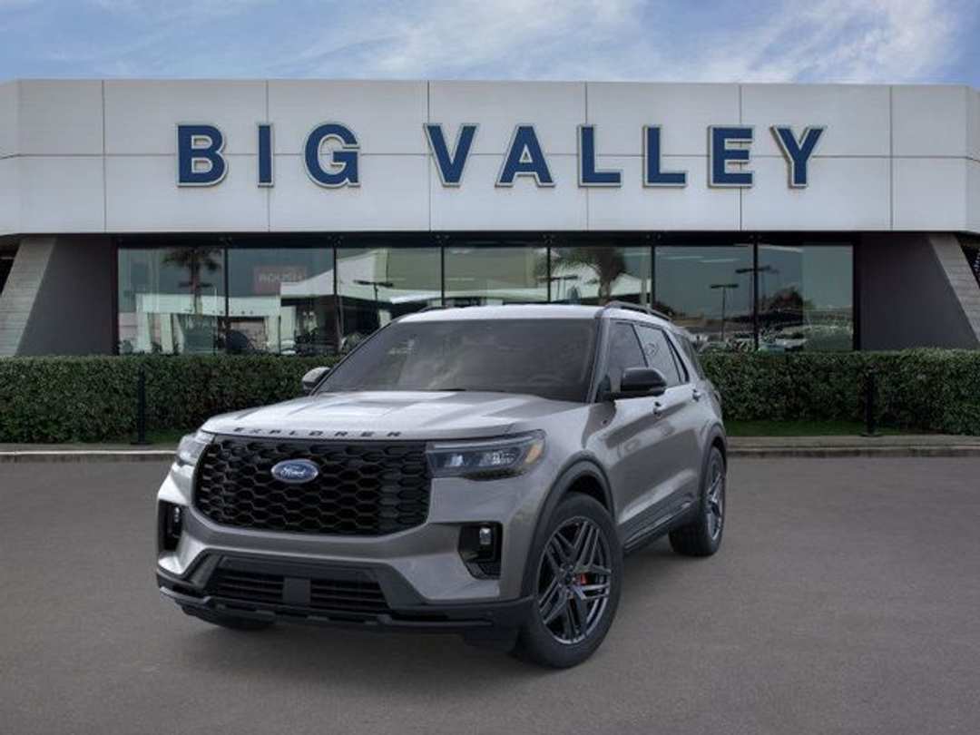 2026 Ford Explorer STLine - Image 2