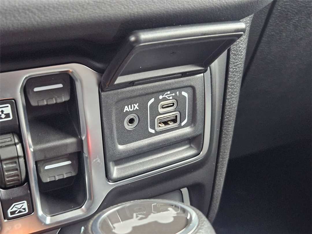 2026 Jeep Wrangler Rubicon - Image 28